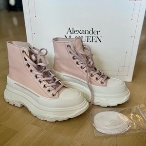 ALEXANDER McQUEEN Tread Slick Lace-up Tea Rose (Pink) Ankle Leather Boots Sz 36